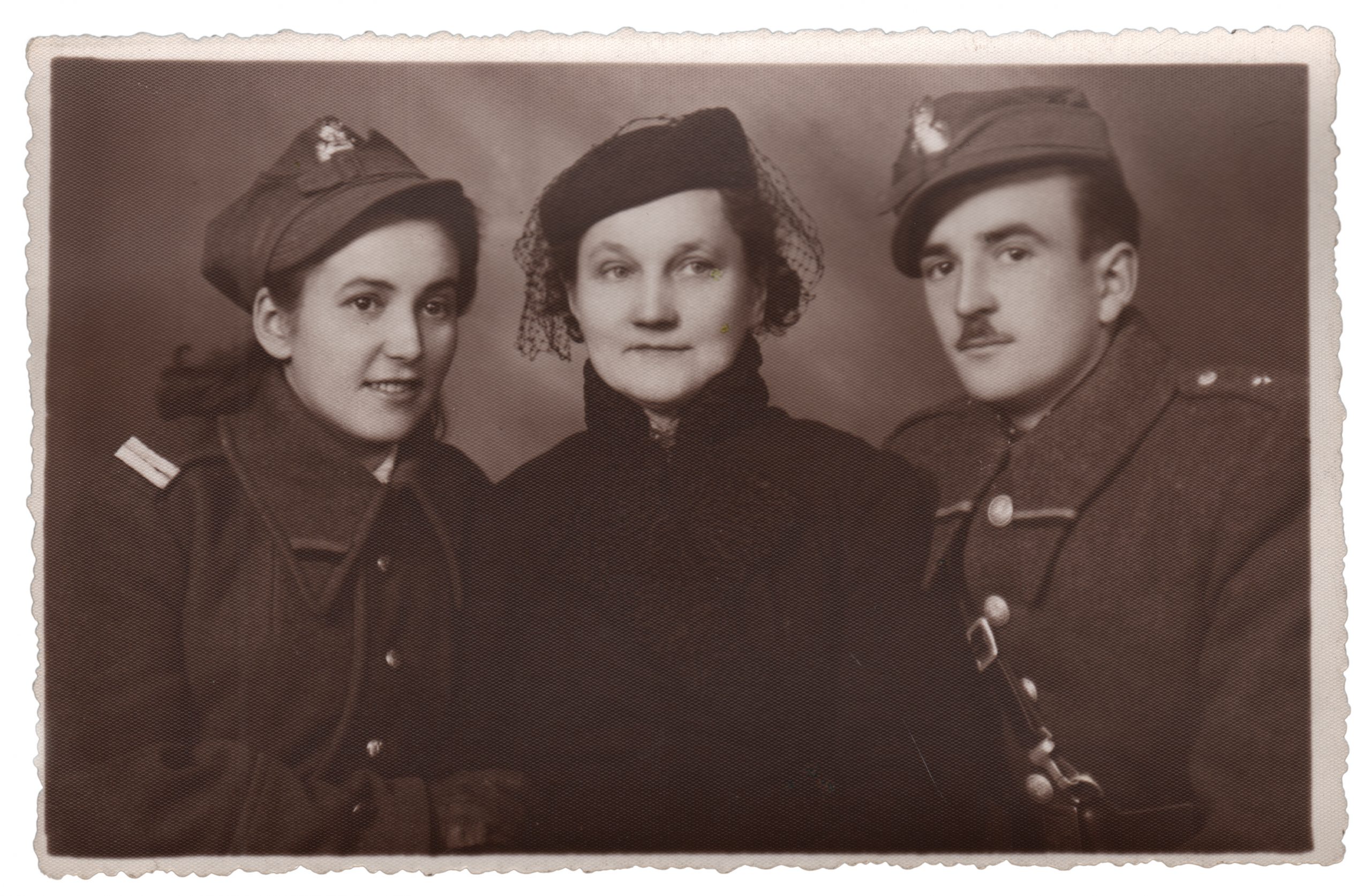 Portretowe żołnierze kobieta i mężczyzna ludowe Wojsko Polskie
