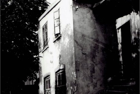 ul Pomorska 4 na I piętrze mieściło się jedno z mieszkań konspiracyjnych kpt. Stacheckiego