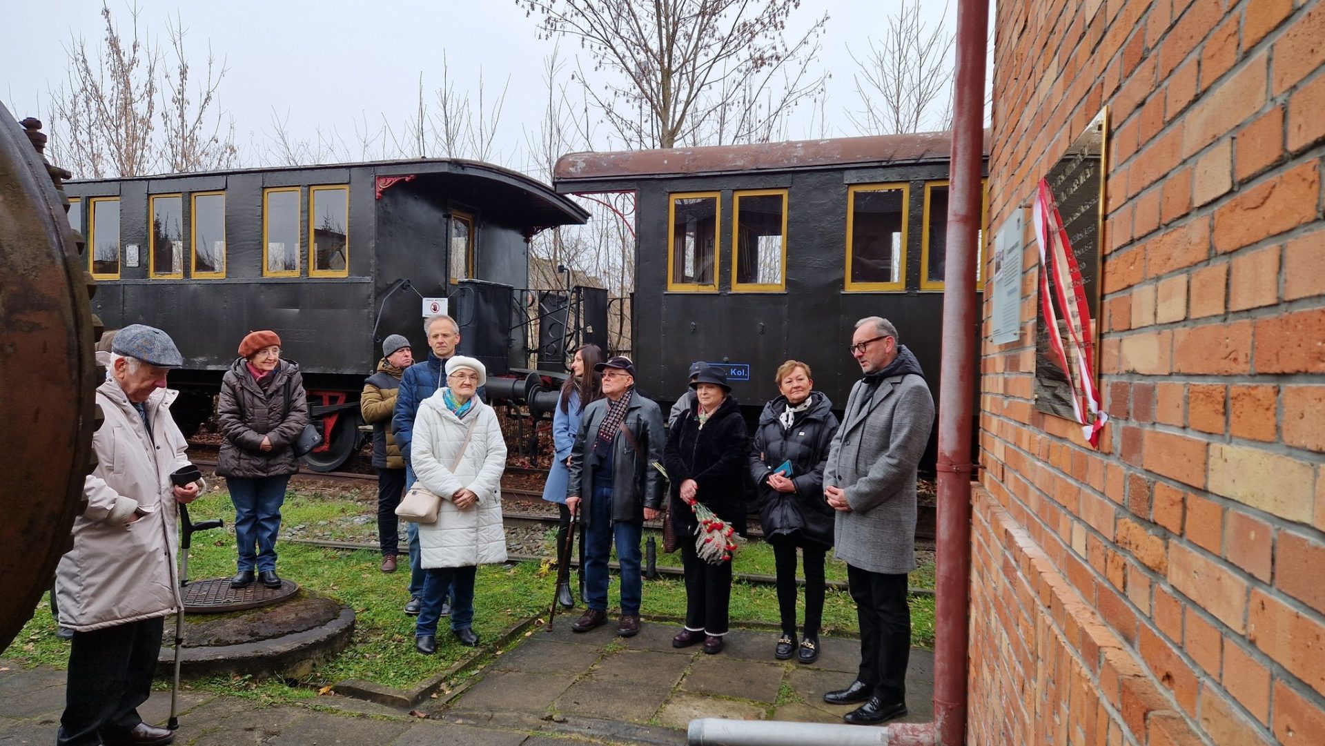 Tablica zasłużonych na 60-lecie trakcji elektrycznej