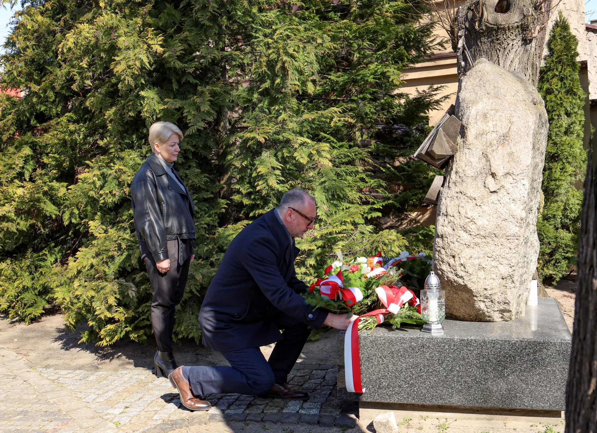 W 16. rocznicę katastrofy smoleńskiej w hołdzie ofiarom